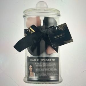Manna Kadar 10pc Makeup Sponge Set.  NWT
